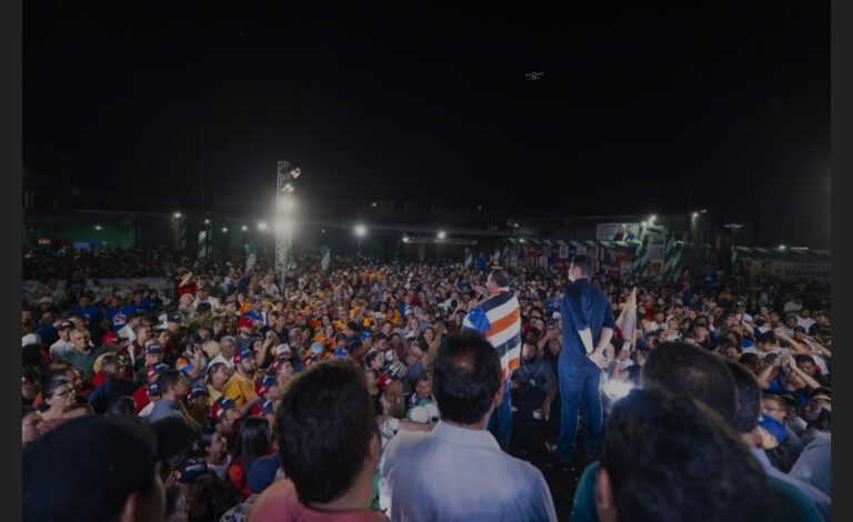 Leia mais sobre o artigo *Multidão acompanha Orleans Brandão em Presidente Dutra no dia em que pesquisa aponta liderança ao Governo do Maranhão*
