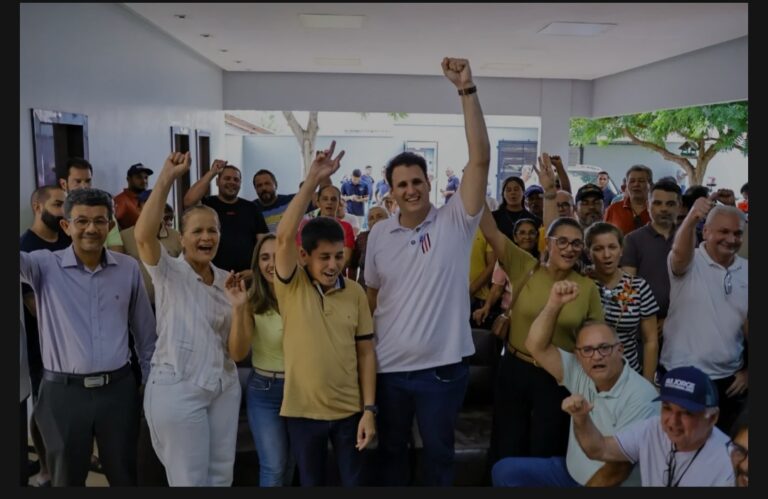 Leia mais sobre o artigo *Orleans Brandão foi recebido com entusiasmo em Estreito e mostrou mais uma vez sua força política, consolidando seu nome como um verdadeiro fenômeno de popularidade no Maranhão.*