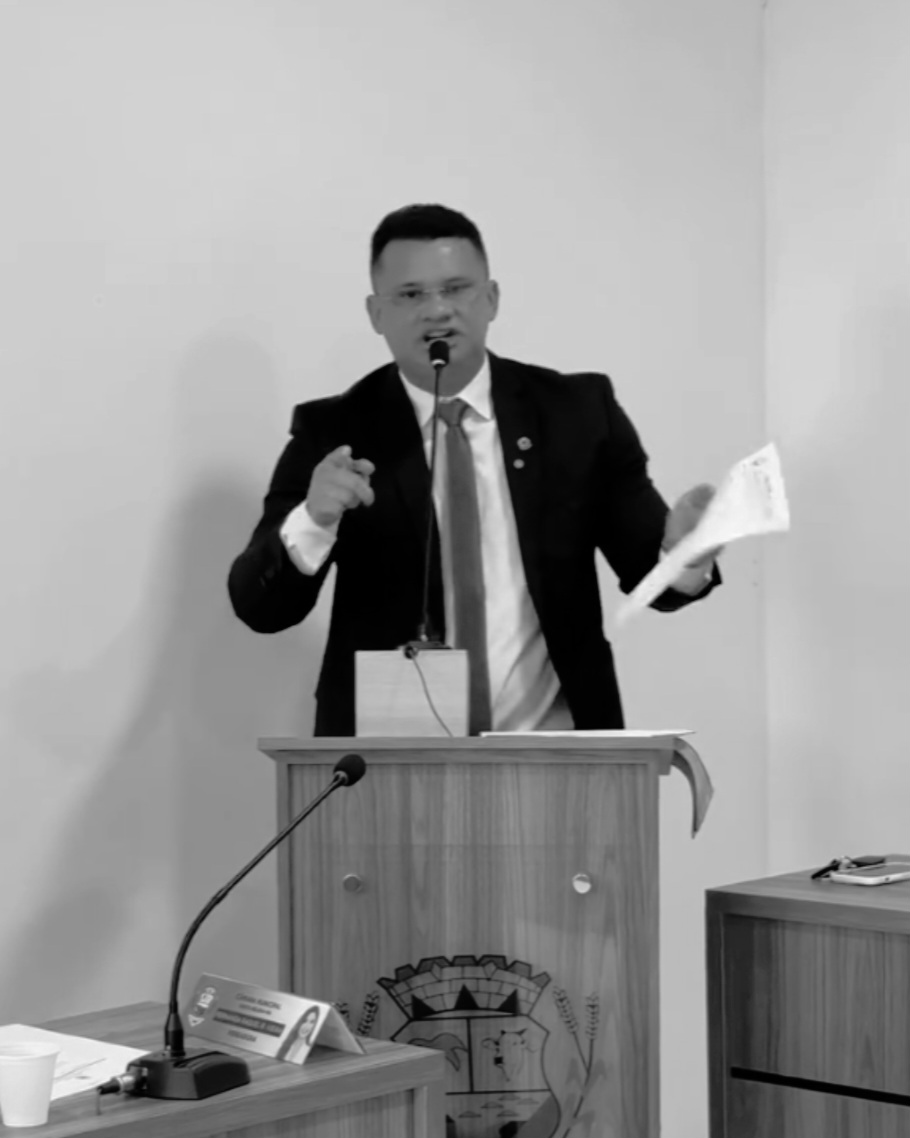 Leia mais sobre o artigo 🔥 *Surto na oposição! Vereador Bráz parte para ataques após avanço histórico do Minha Casa Minha Vida em Santa Helena e transforma Câmara em palco de encenação política enquanto famílias comemoram o sonho da casa própria no Condomínio Zezildo Almeida I.*