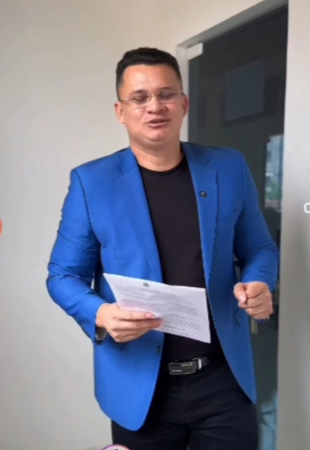 Leia mais sobre o artigo *ESCALOU!* *Após a polêmica do suposto “pistoleiro” na Câmara de Santa Helena, áudio atribuído ao vereador Bráz Amaral explode nas redes com ataques à Prefeitura, ao Minha Casa Minha Vida, vereadores e ameaças que aumentaram ainda mais a polêmica no município.*