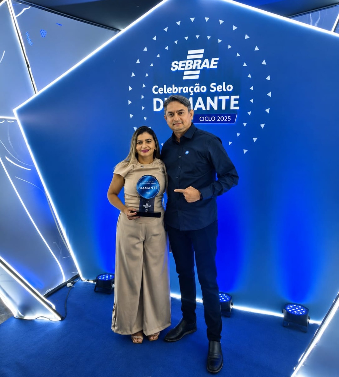 Leia mais sobre o artigo 💎🇧🇷 *SANTA HELENA FURA A BOLHA E CHEGA AO TOPO DO EMPREENDEDORISMO NACIONAL!*  💎🇧🇷 *DO MARANHÃO PARA O BRASIL: SANTA HELENA CONQUISTA SELO DIAMANTE DO SEBRAE E ENTRA PARA A ELITE DO EMPREENDEDORISMO NACIONAL*