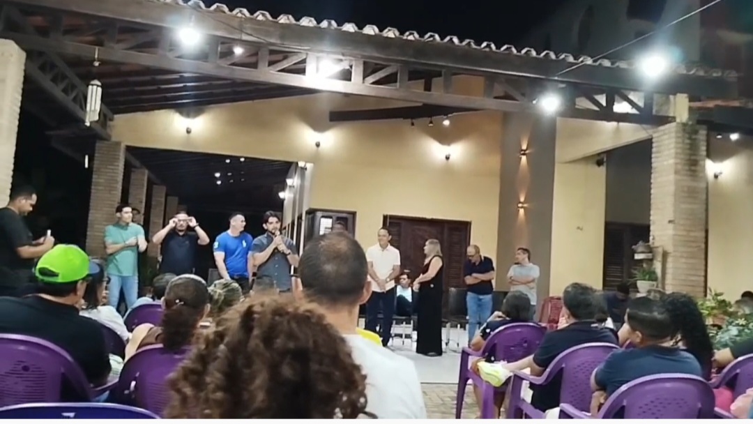 Leia mais sobre o artigo *FRACASSO TOTAL*  *MUITA PROPAGANDA, POUCO POVO: REUNIÃO DE JOSINALDO MORAES LEVANTA DÚVIDAS SOBRE A FORÇA DO GRUPO EM SANTA HELENA*