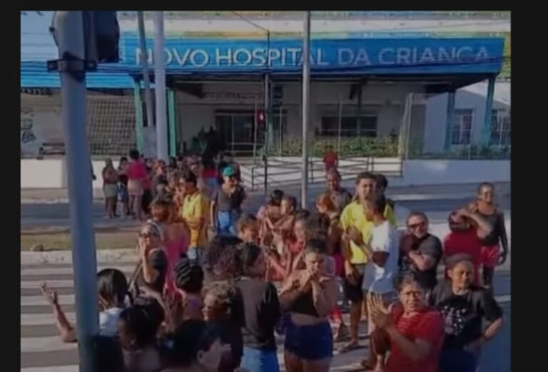 Leia mais sobre o artigo *Novo protesto reúne familiares em frente ao Hospital da Criança e reforça cobrança por justiça em São Luís*