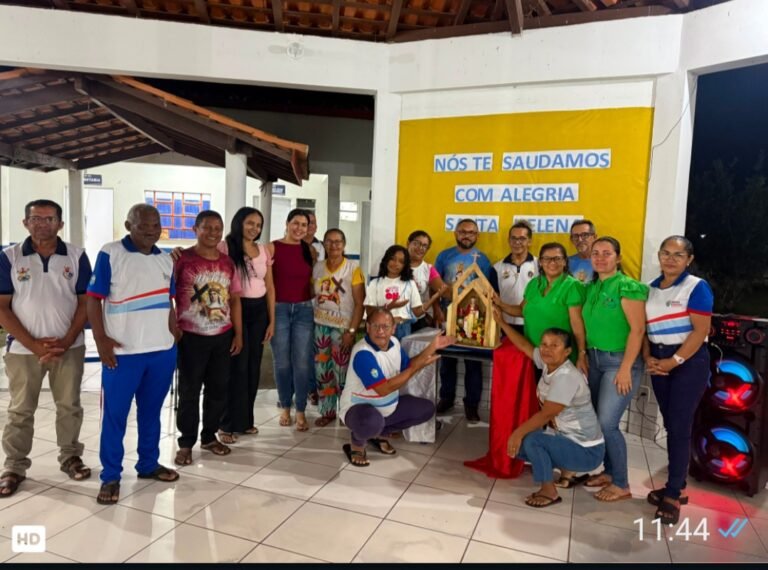 Leia mais sobre o artigo *Hoje Santa Helena aplaude de pé essas verdadeiras guerreiras e esses verdadeiros guerreiros da Educação de Jovens e Adultos (EJA)!*