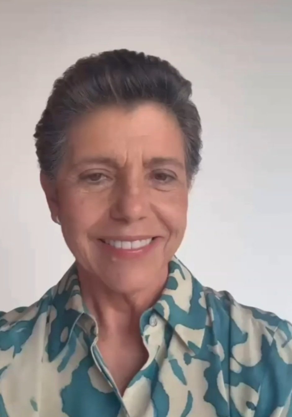 Leia mais sobre o artigo 🌹 *ROSEANA SARNEY DEIXA MENSAGEM ESPECIAL AO POVO DE SANTA HELENA NO ENCERRAMENTO DO FESTEJO*