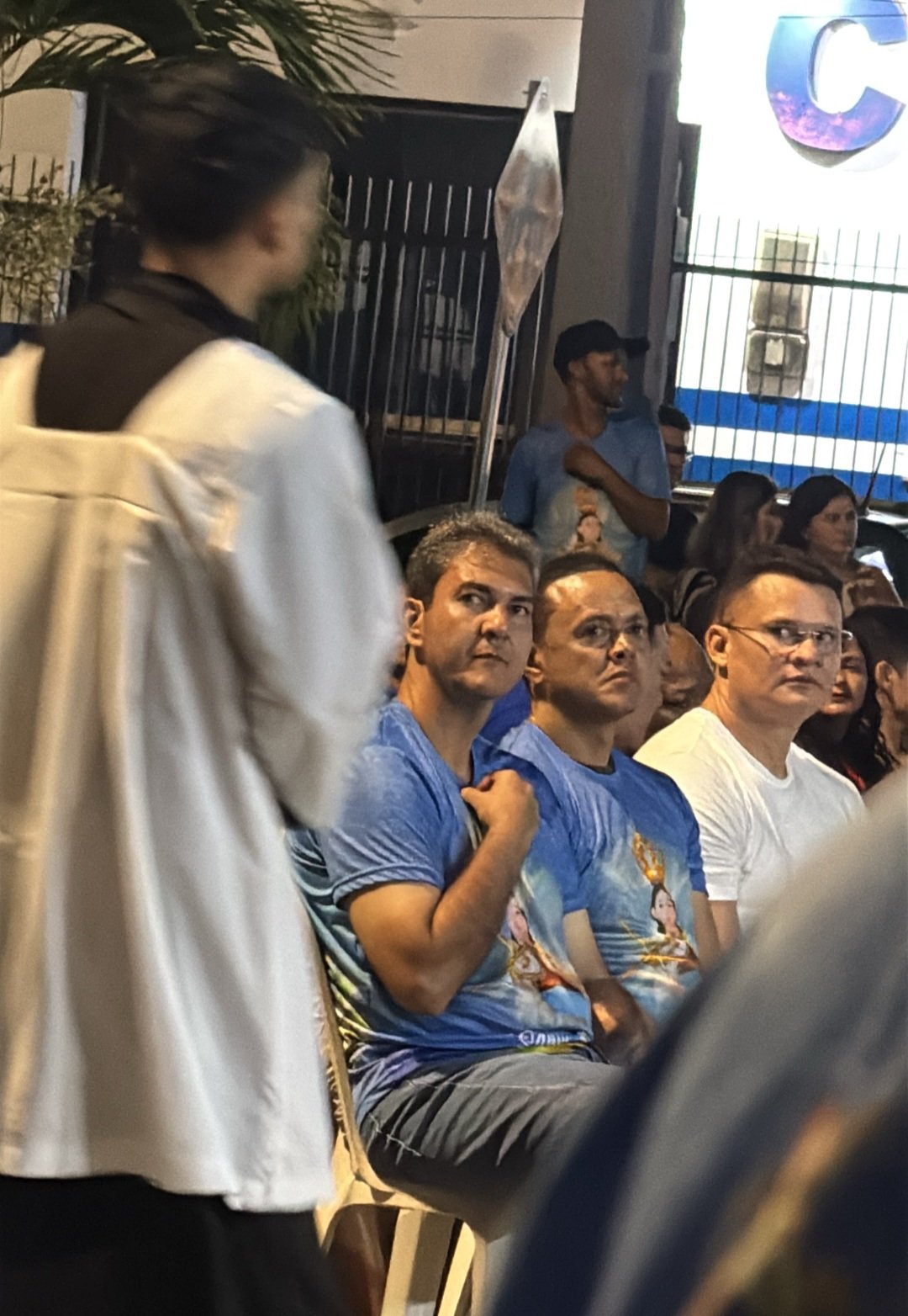 Leia mais sobre o artigo *BRAIDE PISA EM SANTA HELENA, NÃO COME A TAPIACA, NÃO PROVA O BOLO E SAI DEIXANDO SÓ CRÍTICAS: VISITA “FLOPA” E VIRA ALVO DE IRONIAS!*