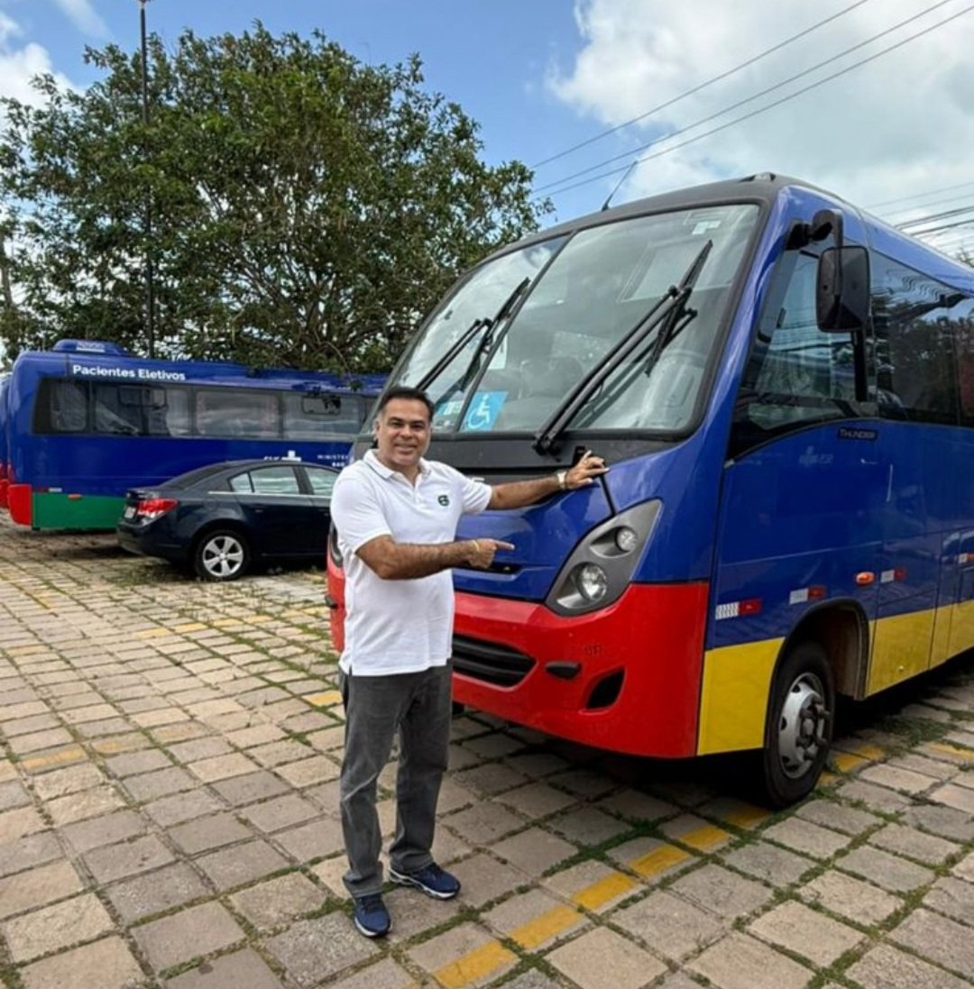 Leia mais sobre o artigo *Joãozinho Pavão recebe novo ônibus do Governo Federal e amplia estrutura para o transporte de pacientes do SUS*