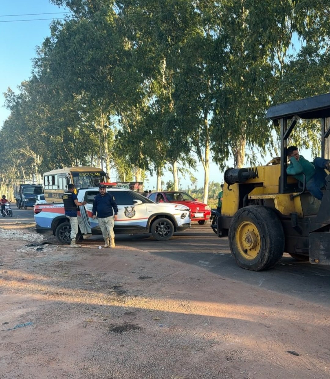 Leia mais sobre o artigo *JOÃOZINHO PAVÃO ACELERA OBRAS EM SANTA HELENA: VÁRIAS RUAS GANHAM ASFALTO NOVO E MA-106 RECEBE RECUPERAÇÃO NA ENTRADA DA CIDADE*